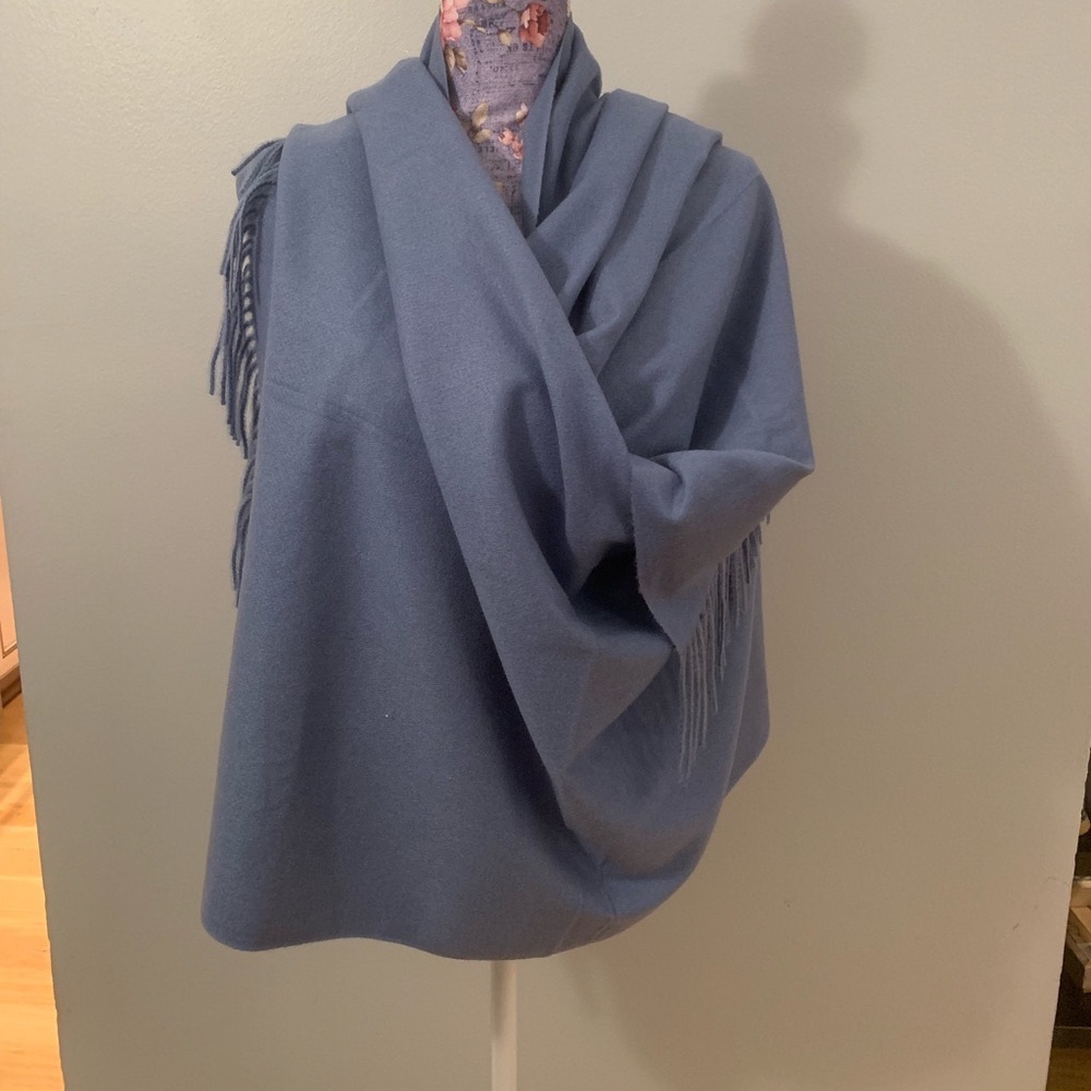 Look by M Cashmere Wrap NEW YORK Large Ice Blue
